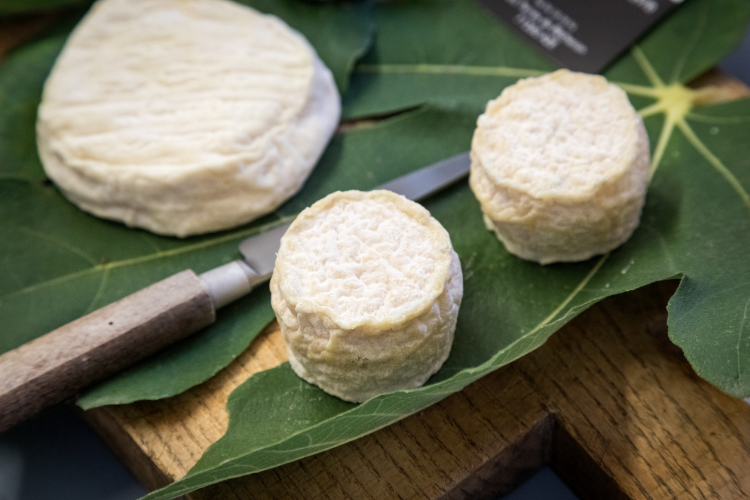 L’art de l’affinage à Chavignol tradition, savoir-faire et fromages d’exception